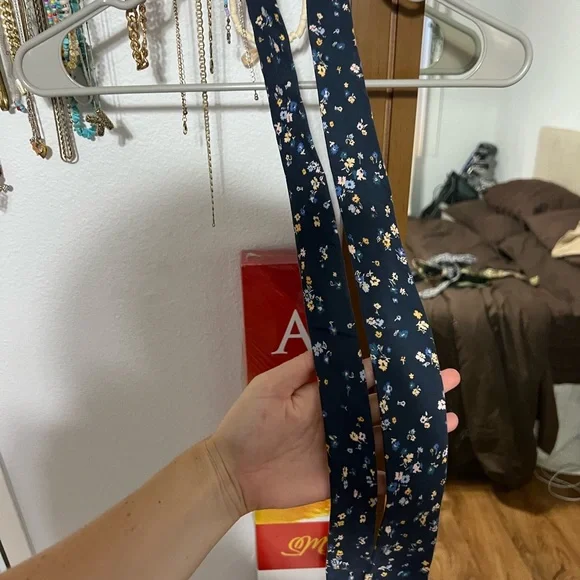 MENS EXPRESS tie - Picture 3 of 8